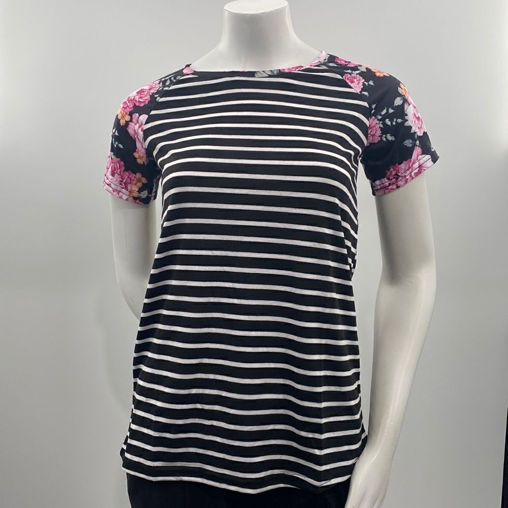 3For$20 Measeor Black and White stripes with Floral Shoulder size Small